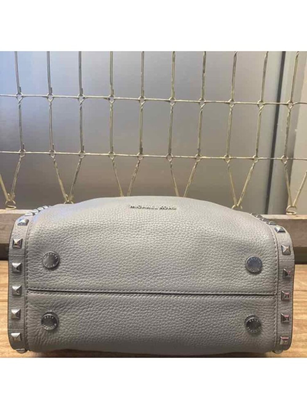 MICHAEL KORS Gray Pebbled Leather Purse w/Chain & Leather Shoulder Handles - Picture 3 of 4
